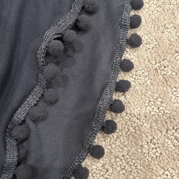 Farmhouse Frock shawl - Picture 3 of 3